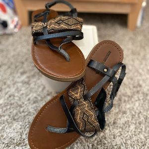 Mossimo Sandles